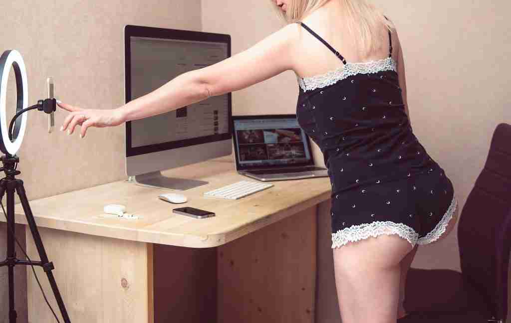 How To Sell Porn Online &Amp; Start A Porn Production Business 3 120.3 Girls.co.uk