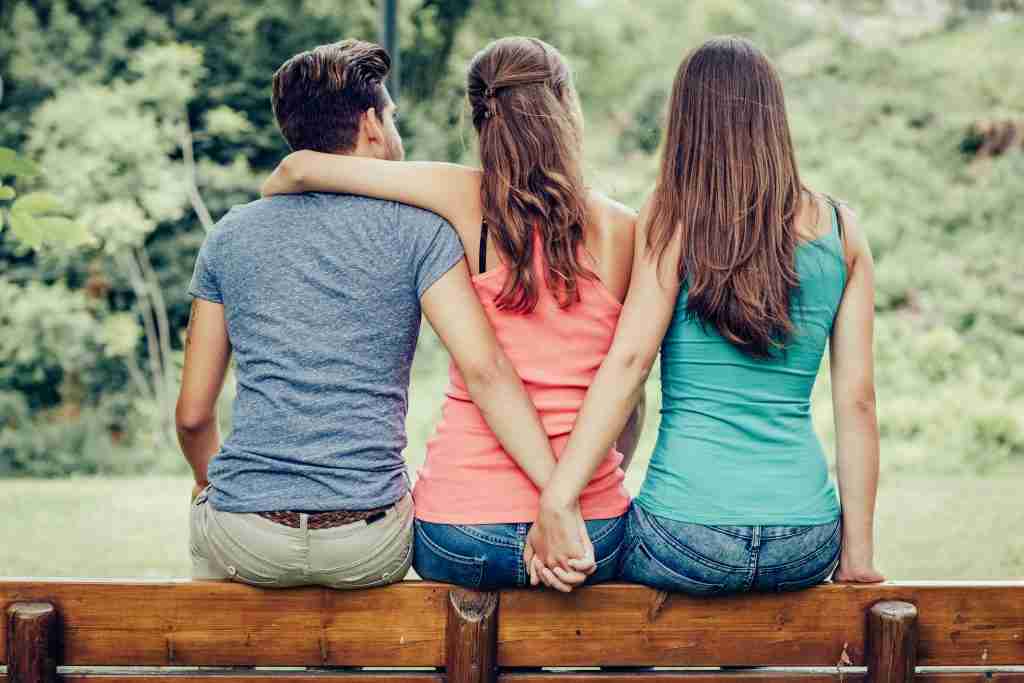 12 Things I Wish I Knew Before Having A Threesome 1 Male-Female-Female Threesome
