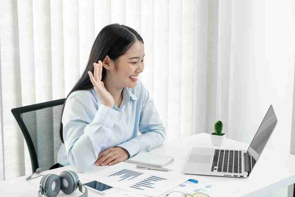 5 Ways To Keep The Spark Alive In A Long-Distance Relationship 3 148.3 Girls.co.uk