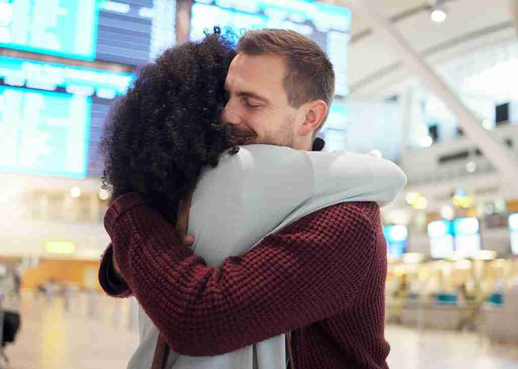 5 Ways To Keep The Spark Alive In A Long-Distance Relationship 4 148.4 Girls.co.uk