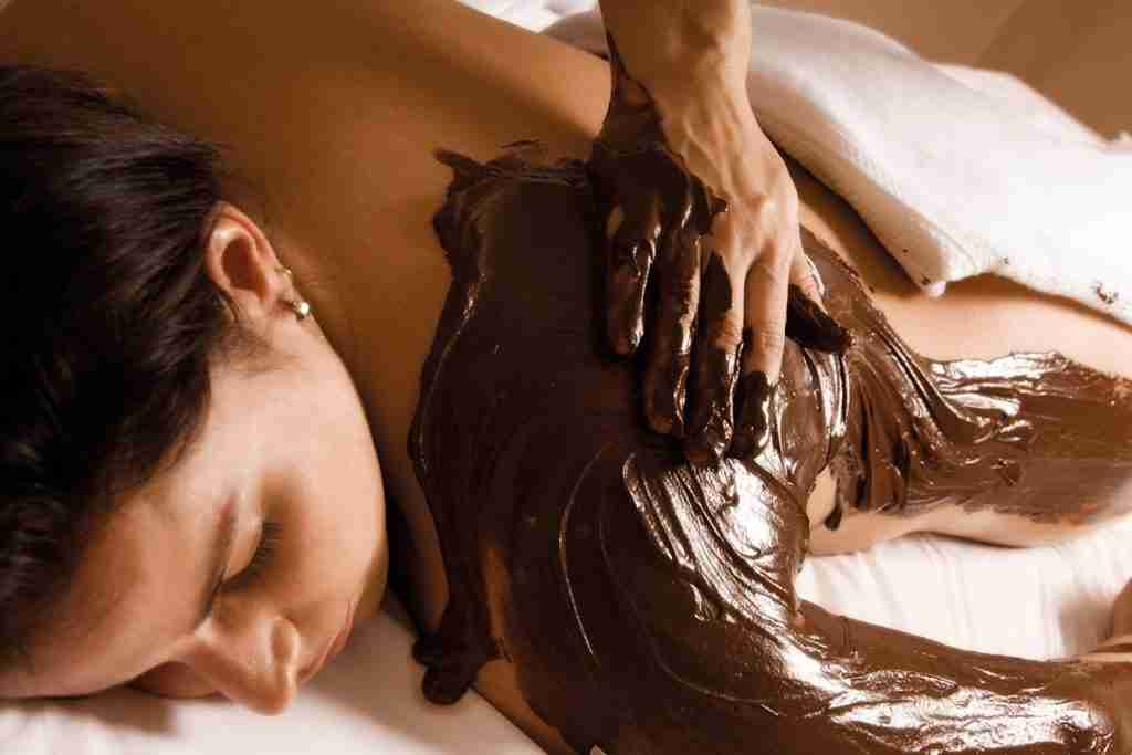 10 Naughty Sex Ideas To Try With Your Spouse 2 Chocolate Body Paint