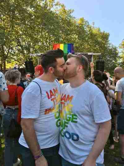 Gay Dating Paignton