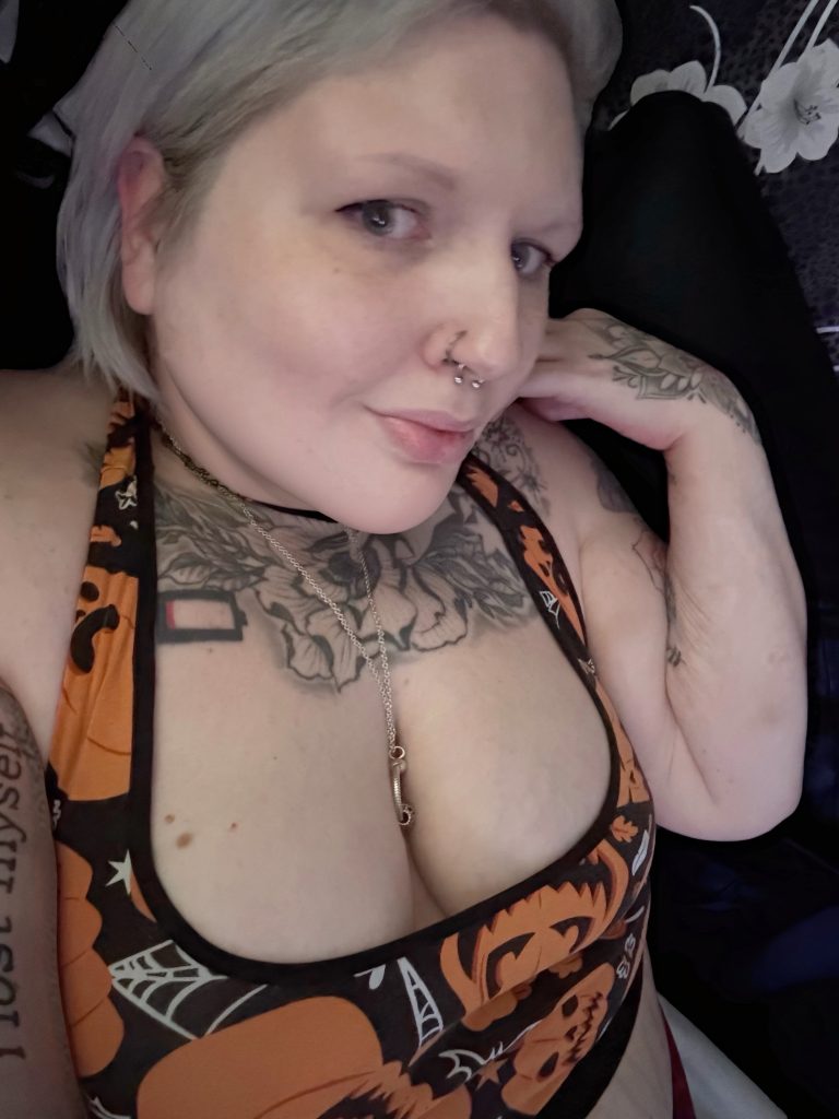 Curvy Filth 🖤