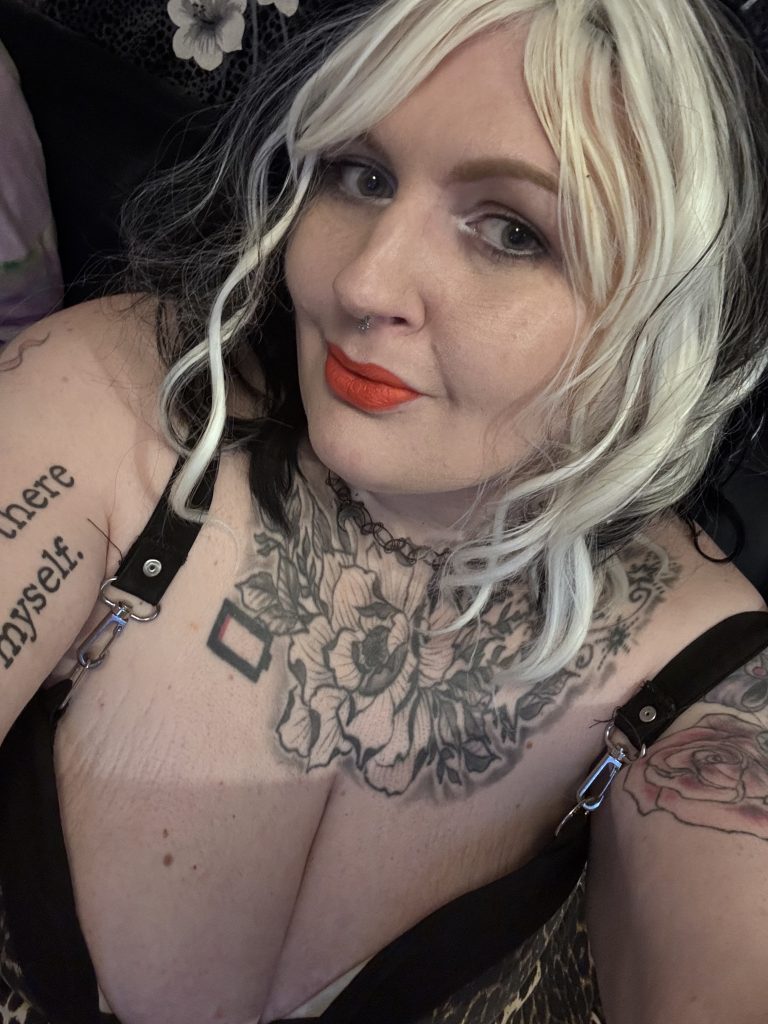 Curvy Filth 🖤